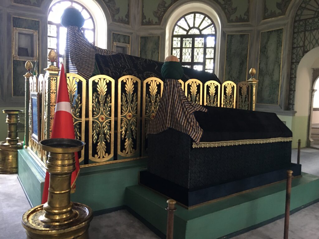 Emir Sultan Hazretleri Sandukası